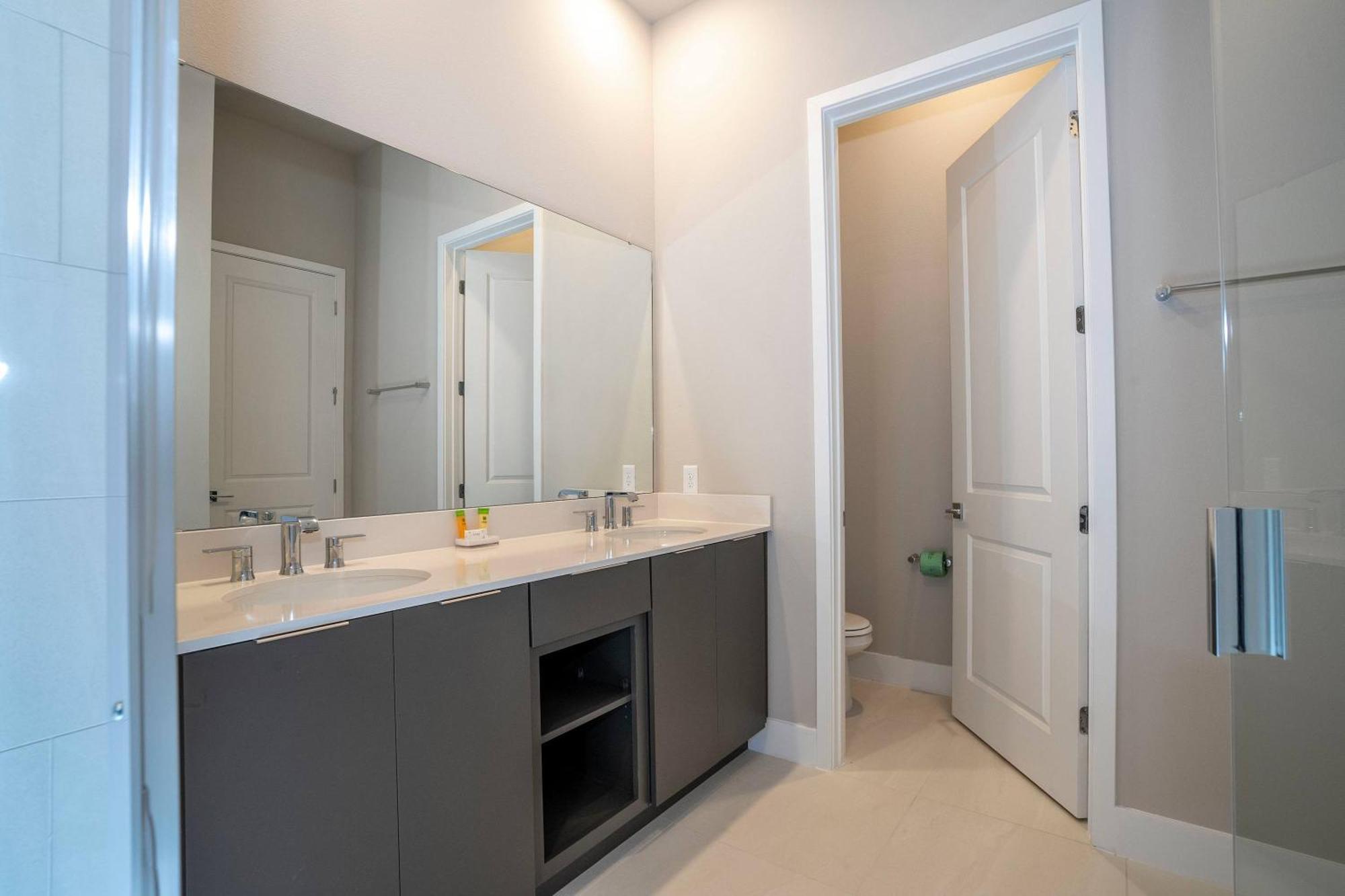 Modern 5br - Reunion - Pool Table Apartment